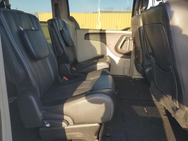 2015 Chrysler Town & Country Touring L