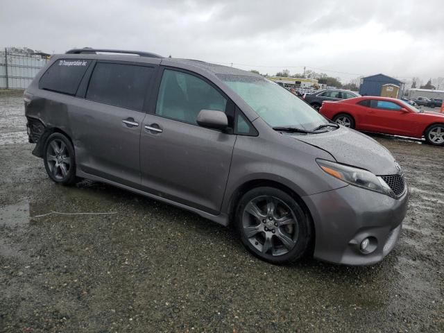 2015 Toyota Sienna Sport