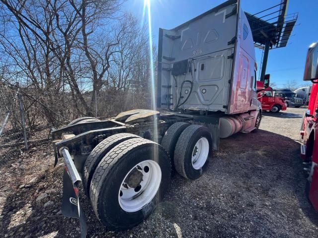 2019 Freightliner Cascadia 126