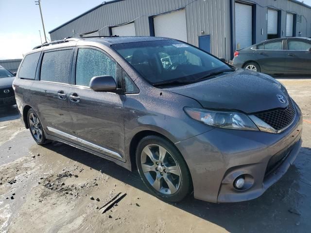 2011 Toyota Sienna Sport