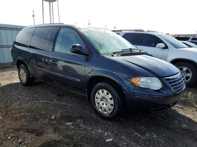 2007 Chrysler Town & Country LX