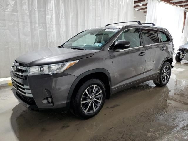 2017 Toyota Highlander SE