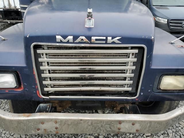 1999 Mack RD600 Dump Truck