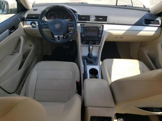 2013 Volkswagen Passat SE