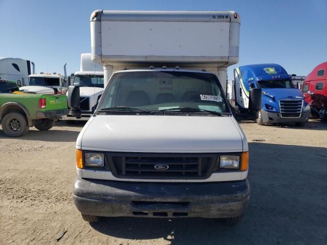 2007 Ford Econoline E450 Super Duty Cutaway Van