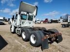 2014 Freightliner Cascadia Semi Truck