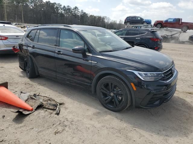 2023 Volkswagen Tiguan SE R-LINE Black