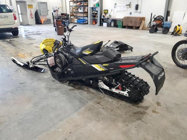 2018 Skidoo 2018 Skidoo 850