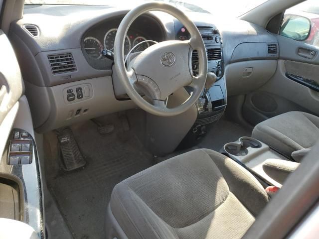 2005 Toyota Sienna CE