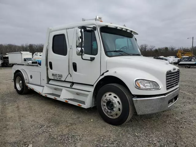 2006 Freightliner Sport Chassis 106