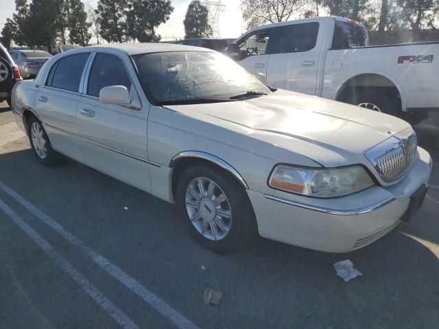 2006 Lincoln Town Car Signature Limited