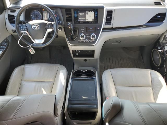 2016 Toyota Sienna XLE