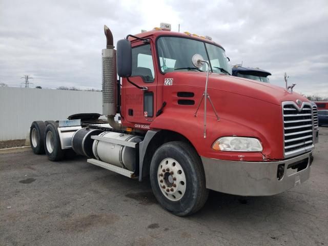 2007 Mack 600 CXN600