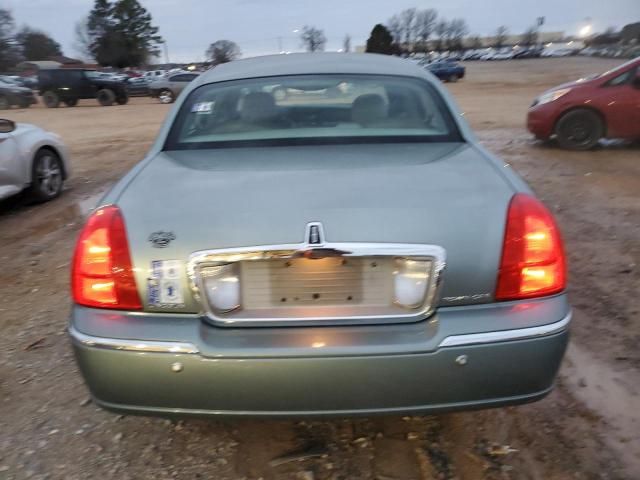 2004 Lincoln Town Car Executive