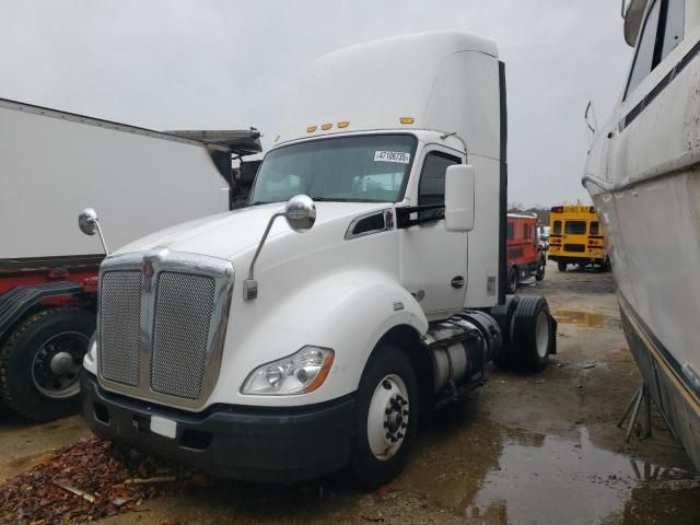 2016 Kenworth T680 Semi Truck