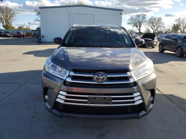 2017 Toyota Highlander SE