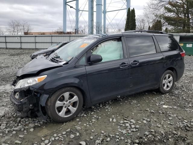 2015 Toyota Sienna LE