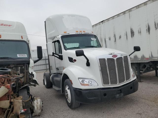 2016 Peterbilt 579 Semi Truck