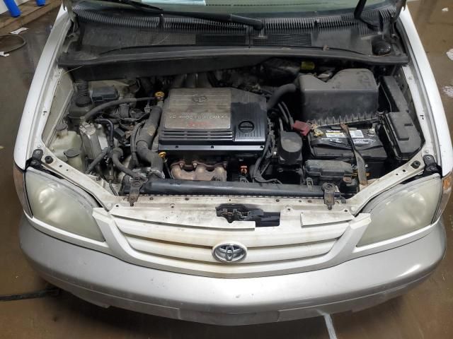 2002 Toyota Sienna LE