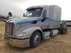 2014 Peterbilt 579 Semi Truck