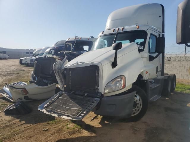 2015 Freightliner Cascadia 125