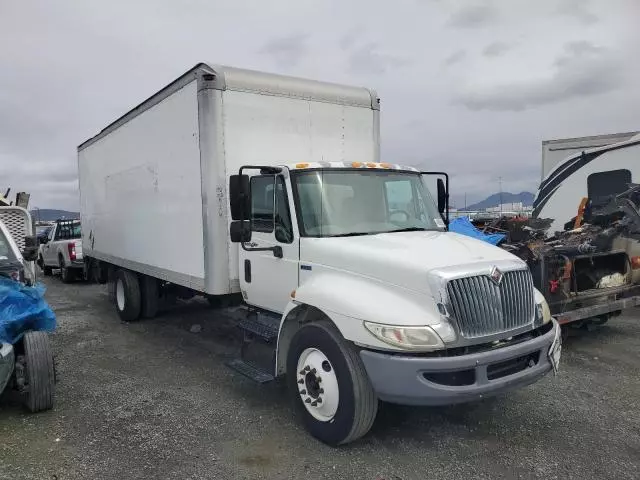 2014 International 4300 BOX Truck