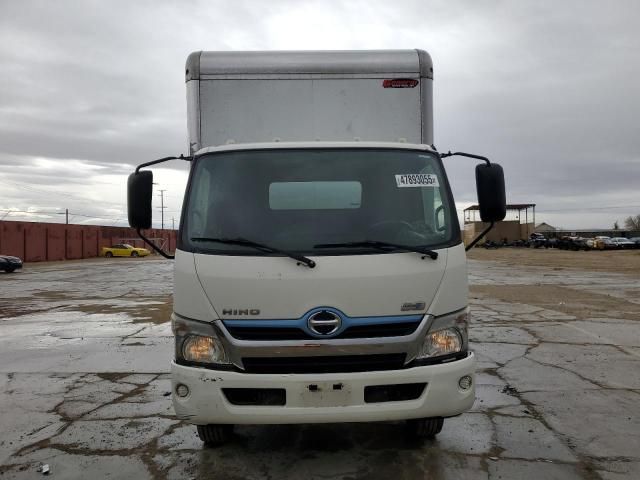 2014 Hino 195 BOX Truck