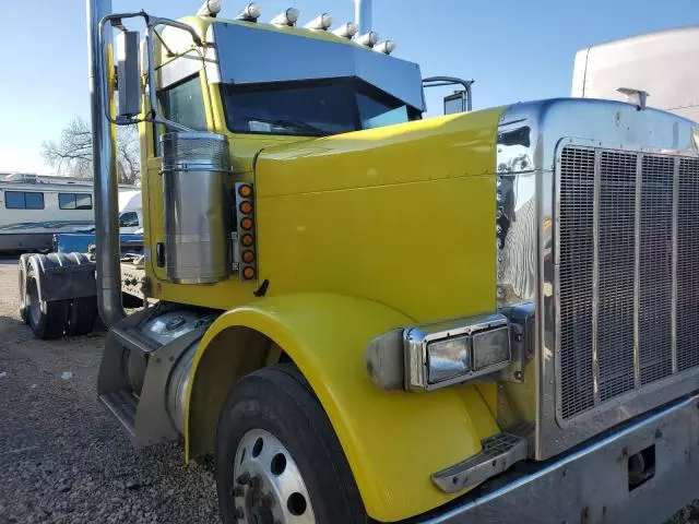 2006 Peterbilt 379 Semi Truck