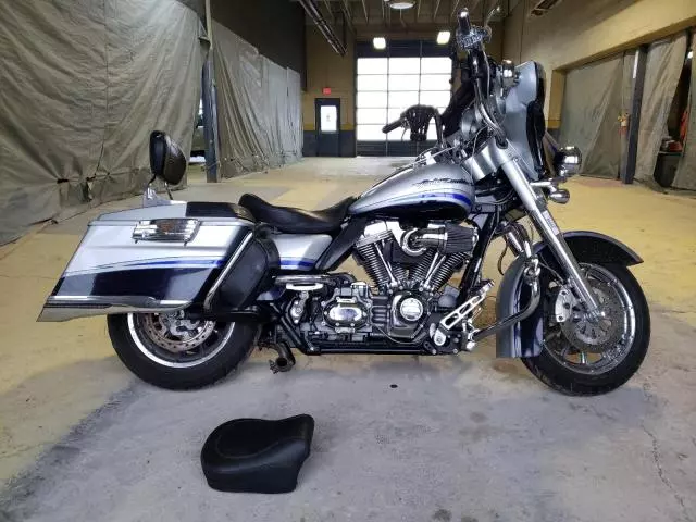 2009 Harley-Davidson FLHTCUSE4