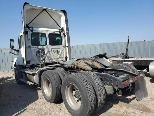 2020 Freightliner Cascadia 116