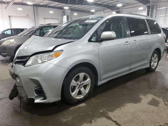 2019 Toyota Sienna LE