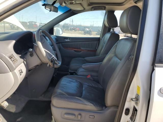 2010 Toyota Sienna XLE