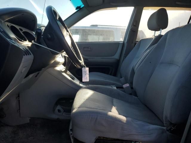 2004 Toyota Highlander Base