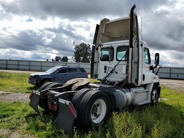 2013 Freightliner Cascadia Semi Truck