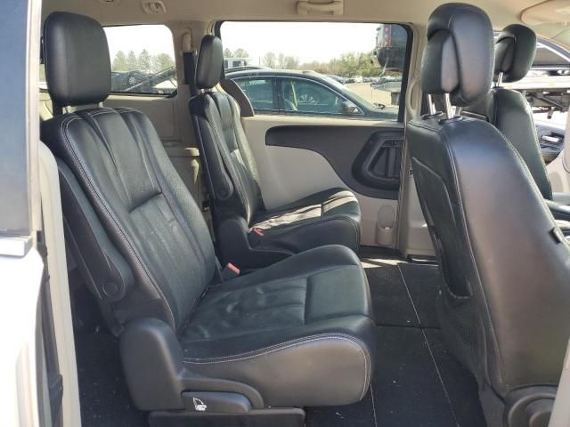 2012 Chrysler Town & Country Touring