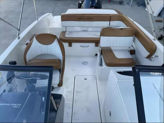 2022 Bayliner VR6