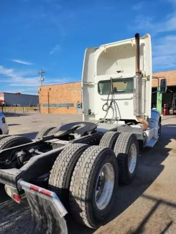 2013 Peterbilt 384