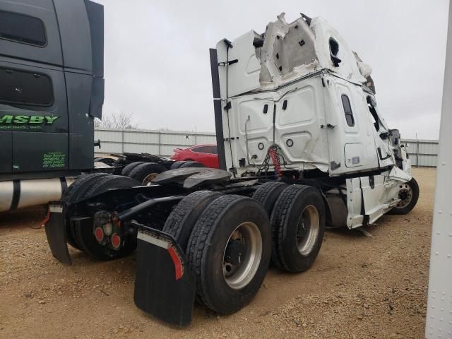 2022 Freightliner Cascadia 126