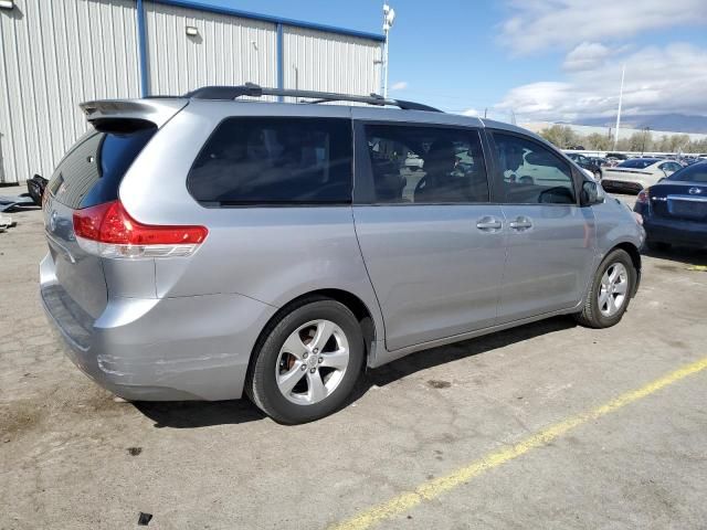 2013 Toyota Sienna LE