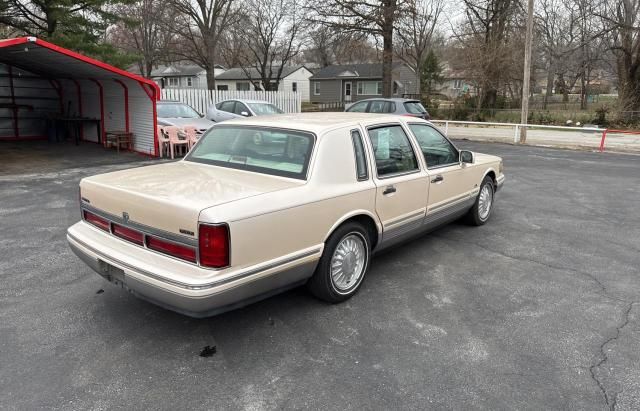 1995 Lincoln Town Car Signature