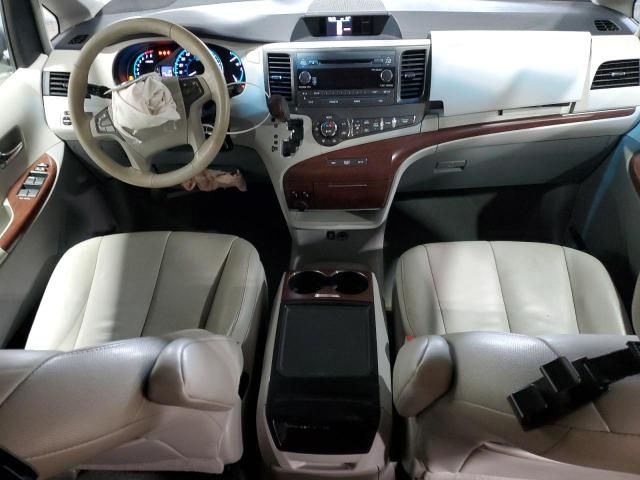 2014 Toyota Sienna XLE