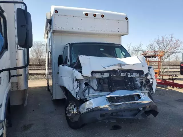 2008 Ford Econoline E450 Super Duty Cutaway Van