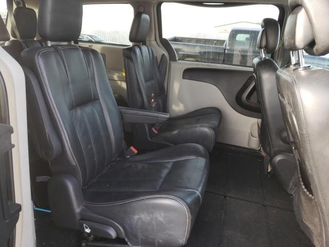 2012 Chrysler Town & Country Touring