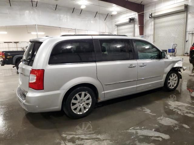 2012 Chrysler Town & Country Touring L