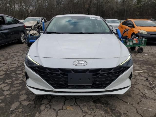 2022 Hyundai Elantra SE