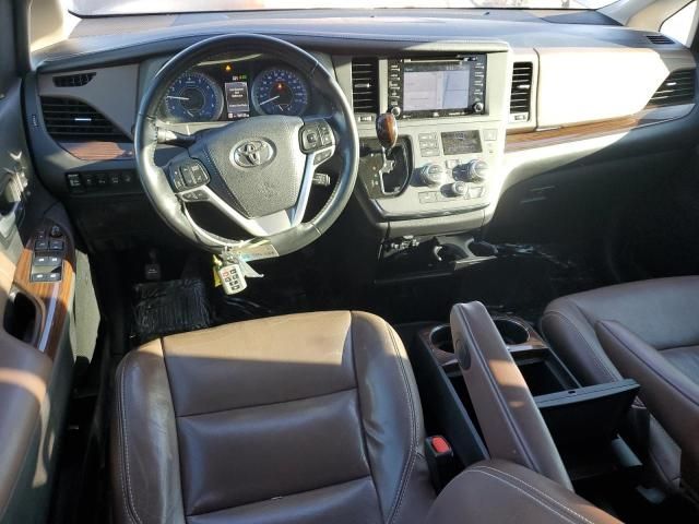 2018 Toyota Sienna XLE