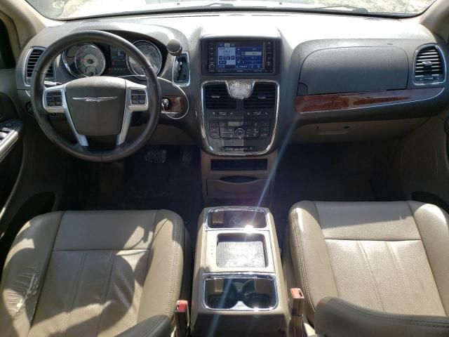 2011 Chrysler Town & Country Touring L