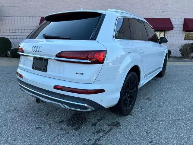 2020 Audi Q7 Premium Plus