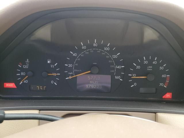 2001 Mercedes-Benz E 320