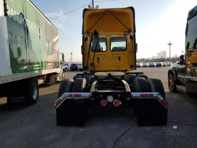 2022 Freightliner Cascadia Semi Truck